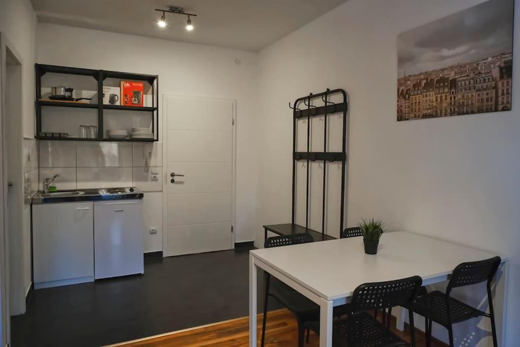 Schoene 4-Bettzimmer Wohnung In سيل المظهر الخارجي الصورة